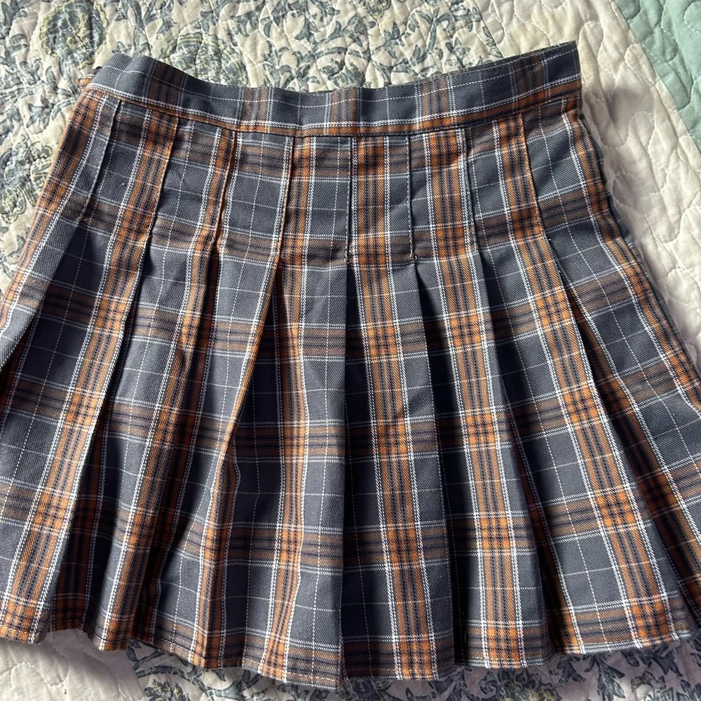Patterned Mini Skirt - Picture 2 of 3